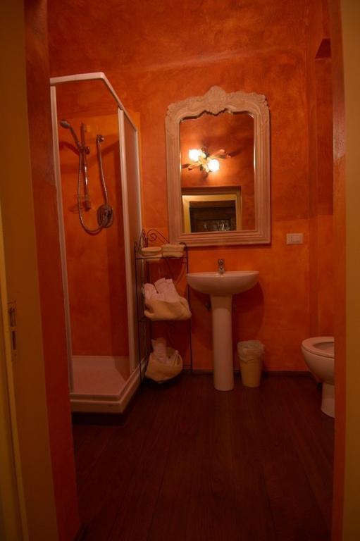 Locanda Guelfo Tredozio Szoba fotó